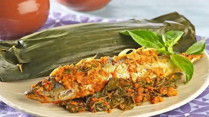 Memasak Pepes Ikan