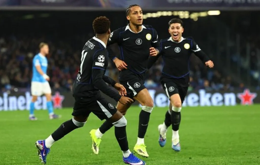 Napoli Didepak Chelsea